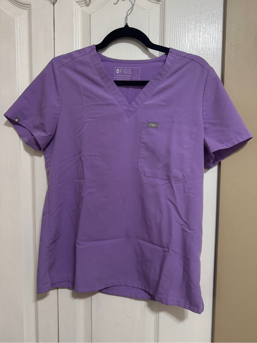 FIGS Lavender V-Neck Scrub Top